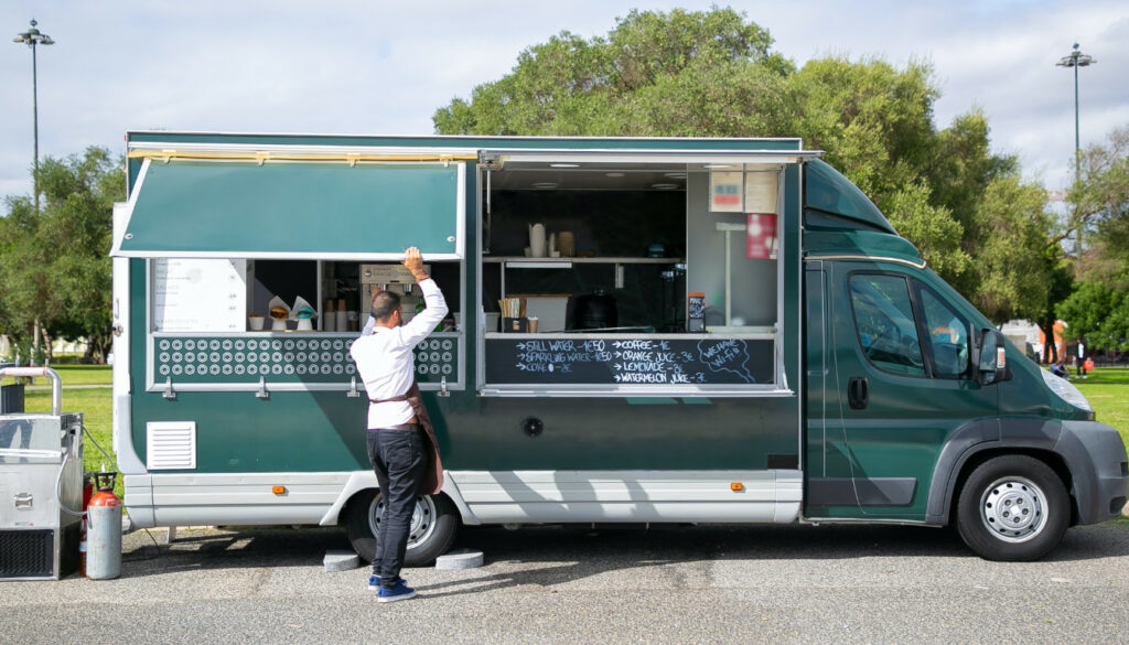Tips for Hiring a Food Truck for a Wedding